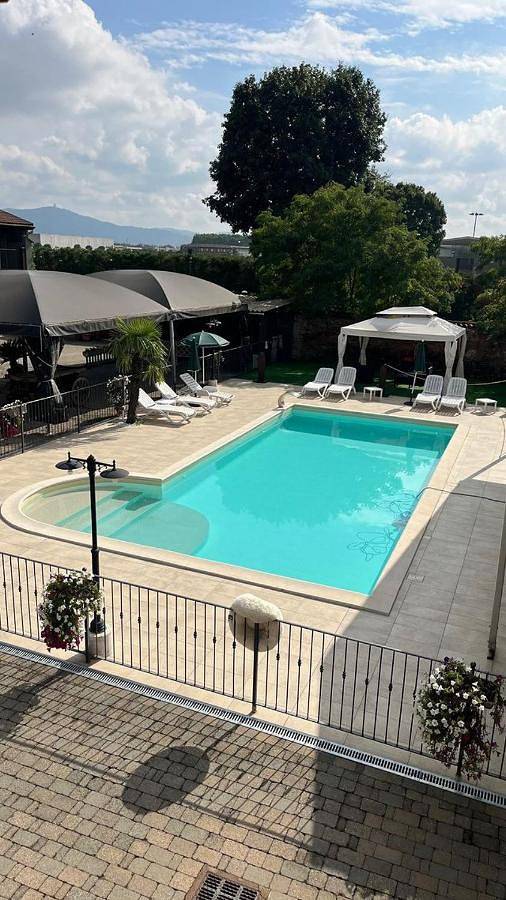 Location de vacances pour 2 personnes, avec Jardin et Piscine à Leinì