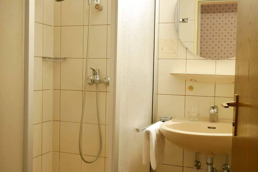 Apartamento inteiro, Single room with shower and Wc in Buhlertal, Central Black Forest