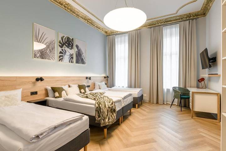 Ferienwohnung für 12 Personen, mit Balkon und Ausblick, kinderfreundlich in Schöneberg Berlin