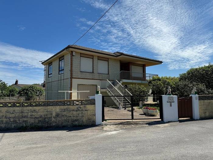 Casa de vacaciones para 6 personas, con balcón y vistas al mar además de jardín y vistas al lago - 1