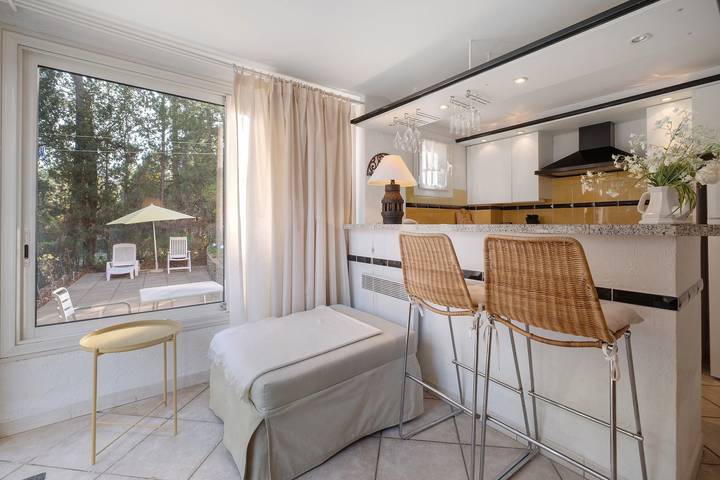 Holiday Home 'Villa La Crausada Dei Camins' with Shared Pool, Private Terrace and Wi-Fi in Fréjus, Medelhavskusten (Frankrike)