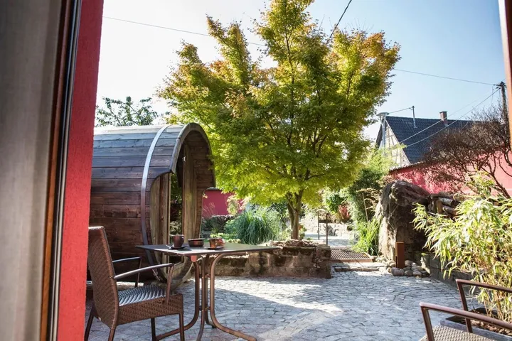 Hotel para 2 personas, con terraza y jardín además de jacuzzi y sauna, Se admiten mascotas - 1