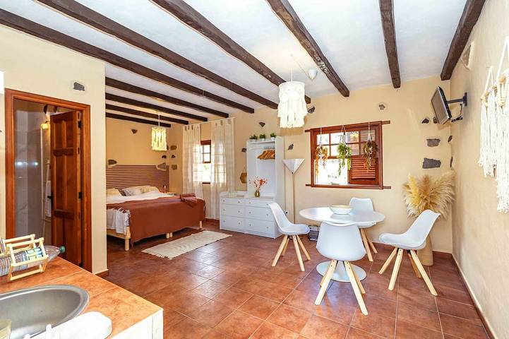 Ferienhaus für 4 Personen, mit Terrasse und Pool