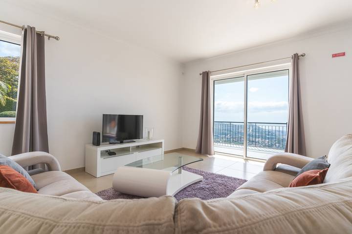 Location de vacances pour 6 personnes, avec jardin ainsi que vue sur l’océan et piscine à Câmara de Lobos - 3