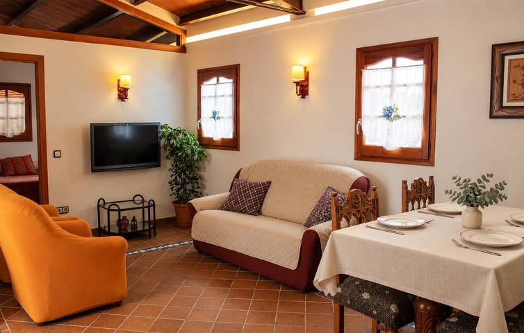 Apartamento vacacional entero, Apartamento junto a la playa: Terraza, WiFi & AC (2.5km) in Platja Gran (Tossa de Mar), Tossa de Mar