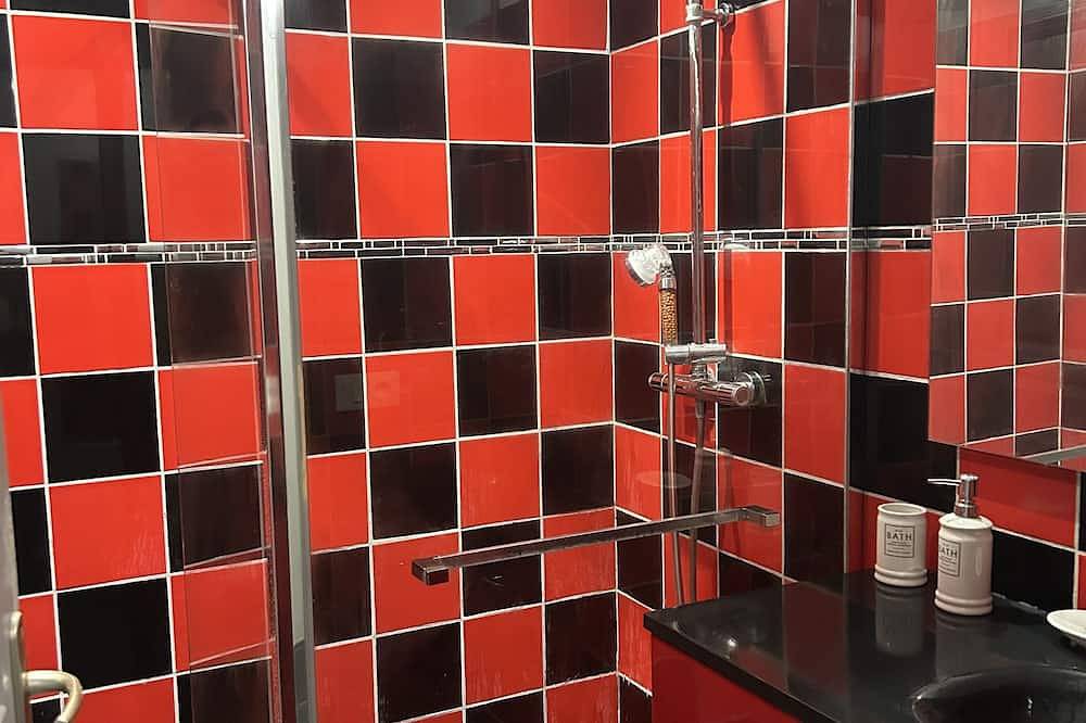 Entire apartment, Appartement Vue sur le Rocher in Cotignac, Brignoles region