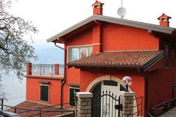 B&B für 3 Personen, mit Ausblick und Terrasse sowie Garten am Gardasee