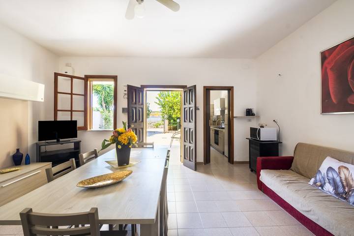 Location de vacances pour 10 personnes, avec jardin, animaux acceptés à Sant'Isidoro - 2