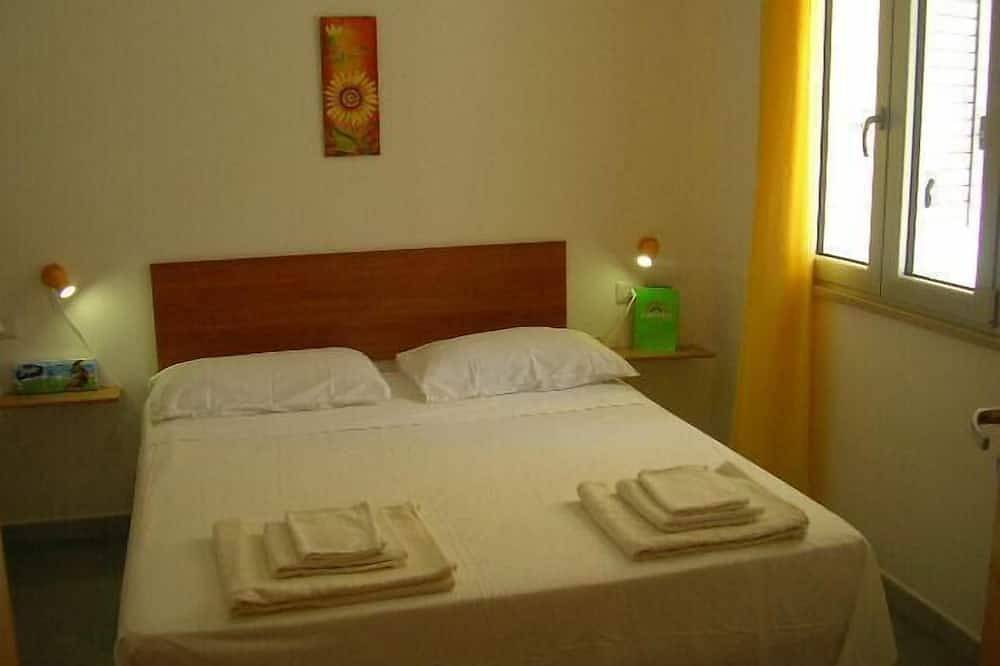 Entire apartment, Holiday apartment Sannicola for 1 - 6 persons with 2 bedrooms - Row house in Sannicola, Gulf of Taranto
