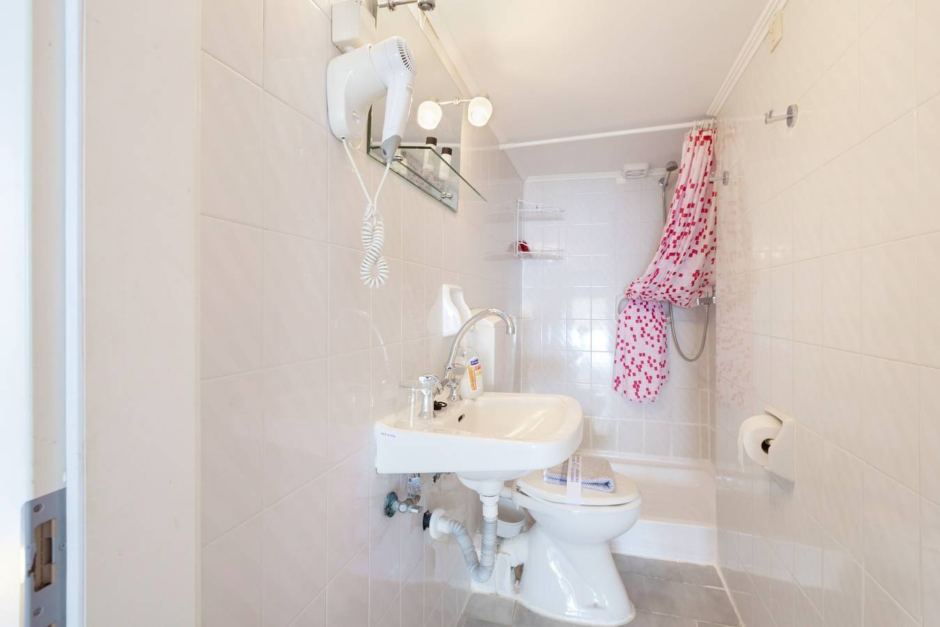 Bed & Breakfast 'Tweepersoonskamer Zeezicht' met Wi-Fi en airconditioning, foto 10