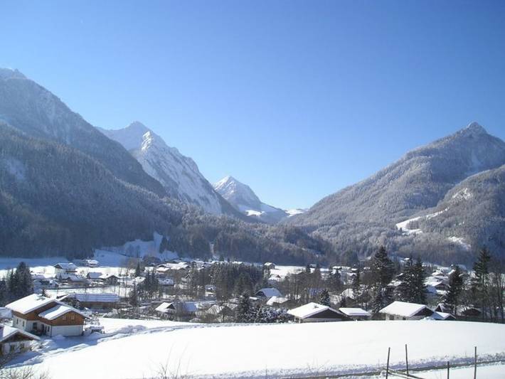 Ferienwohnung für 4 Personen, mit Balkon und Garten in Strobl