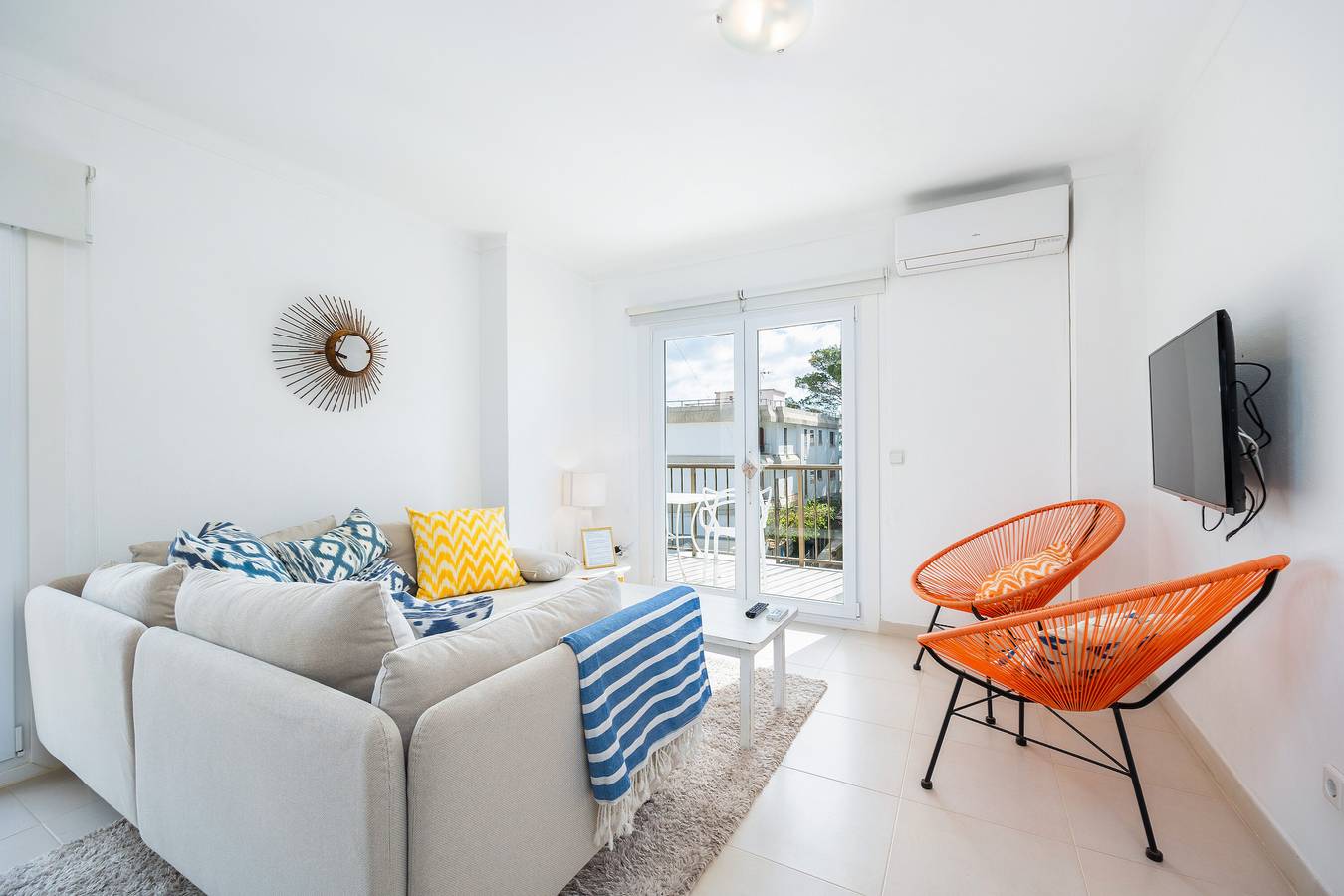 Entire apartment, Apartment Planeta Mallorca in Puerto de Pollensa with Sea Views, Wi-Fi, and Air Conditioning in Port de Pollença, Pollença