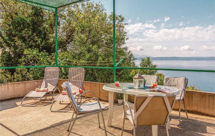 Encantador apartamento con vistas al mar, terraza, cocina y wifi en Vodice in Podgora, Rivera de Makarska
