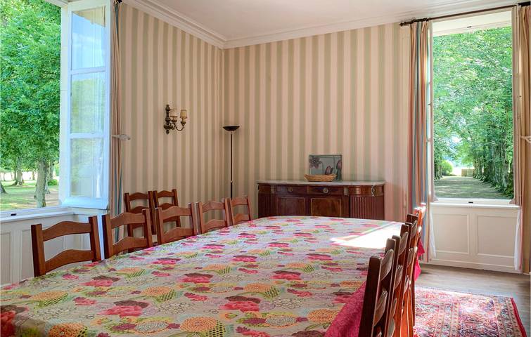 Cozy Garden Pool Apartment with WiFi & Baby Bed in Saint-Michel-de-Chavaignes, Sarthe