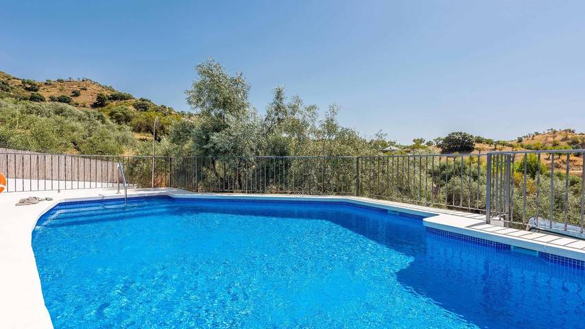 Chalet para 10 personas, con piscina y balcón/terraza en Sierra de las Nieves - 2