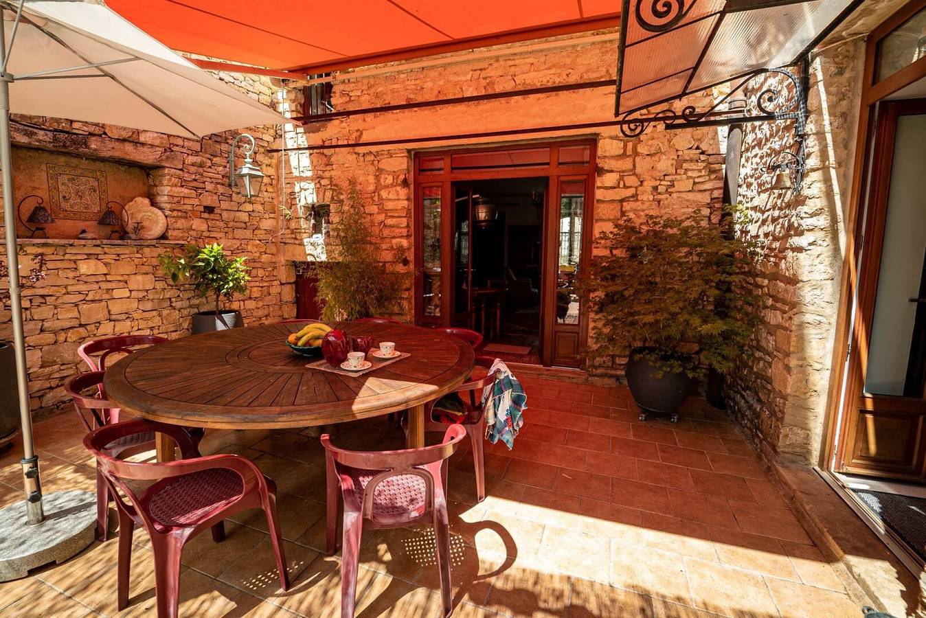 Maison des papillons Daglan: casa familiar espaciosa en el corazón del pueblo in Daglan, Périgord Noir