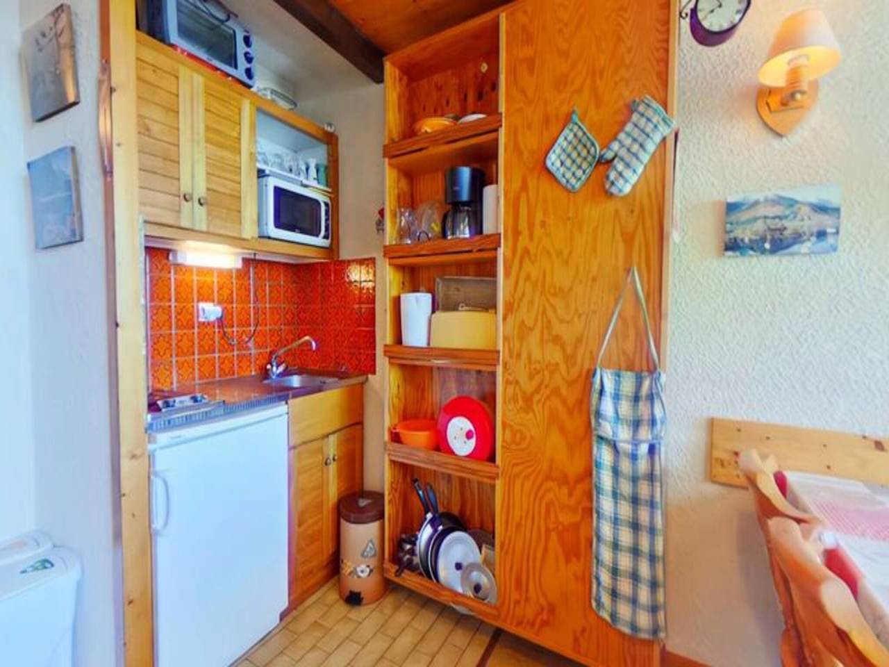 Entire apartment, Apartment in Resort Center with Balcony in Les Saisies, Albertville region