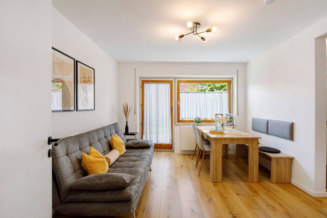 Ganze Wohnung, Ferienwohnung 'Am Alenberg' mit privater Terrasse, Gemeinschaftsgarten und Wi-Fi in Münsingen, Neckar-Alb