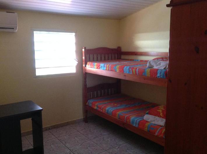 Gîte pour 6 personnes, avec piscine et terrasse à Morne-à-l'Eau - 4