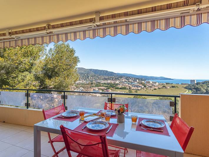 Ferienwohnung für 4 Personen, mit Terrasse und Garten in Bormes-les-Mimosas