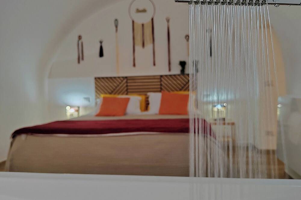 Entire apartment, [La Chianca Jacuzzi & Stone] Cozy Apartment in Conversano, Bari Province