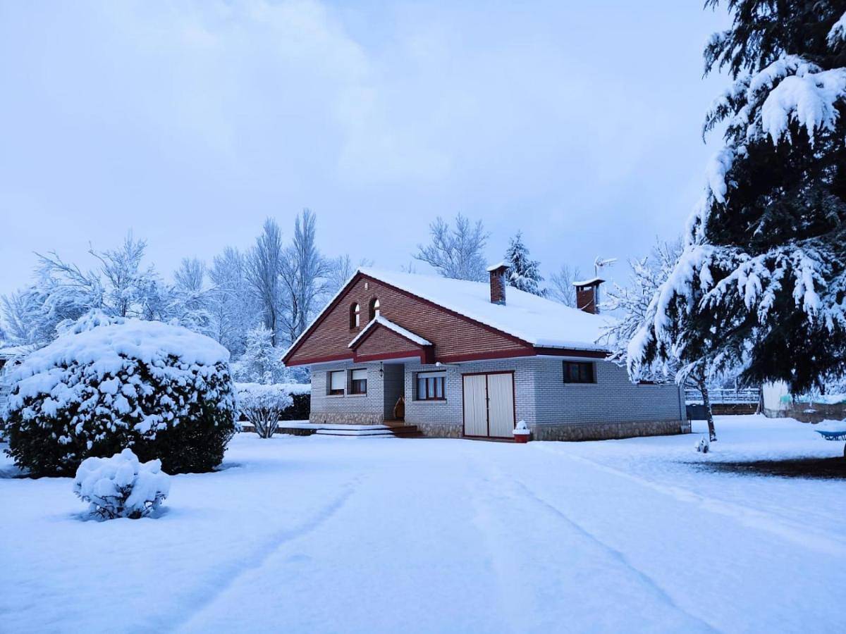 Six-Bedroom House in Merindad de Montija, Cordillera Cantábrica