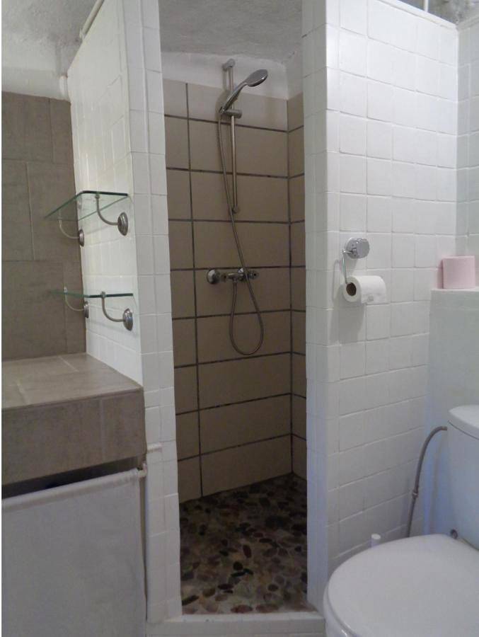 Gîte pour 4 personnes, avec terrasse et vue à Saint-Montan - 3