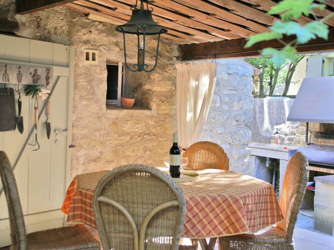 Maison de Charme à Viens avec Piscine Privée in Viens, Parc naturel régional du Luberon