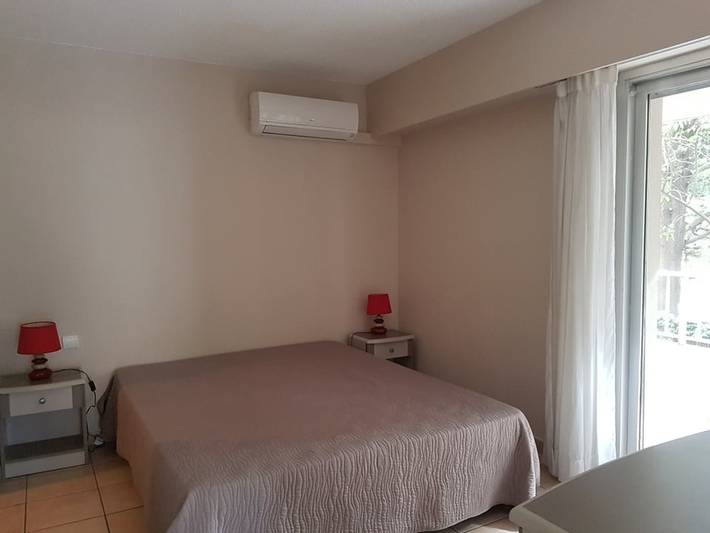 Gîte pour 4 personnes, avec balcon dans Plage Veillat Saint Raphael - 3