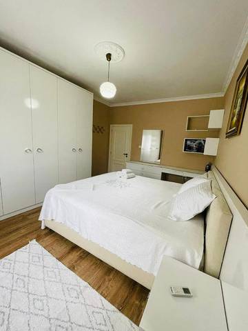Maison d’hôte pour 2 personnes, avec vue ainsi que terrasse et jardin, animaux acceptés à Tirana