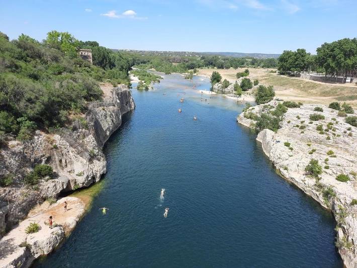 Location de vacances pour 2 personnes, avec vue ainsi que piscine et jardin à Castillon-du-Gard - 3