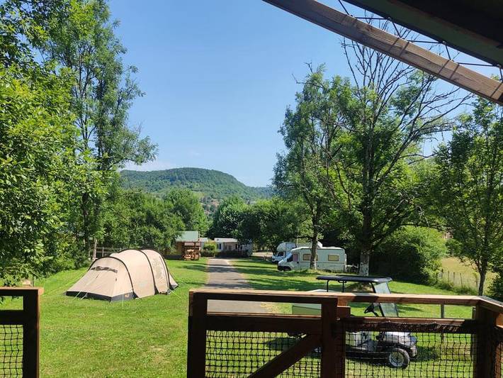 Camping Le Chanet - Lodge 4 personen - Großes Zelt Lodge Glamping 42M2 in Ornans, Französischer Jura