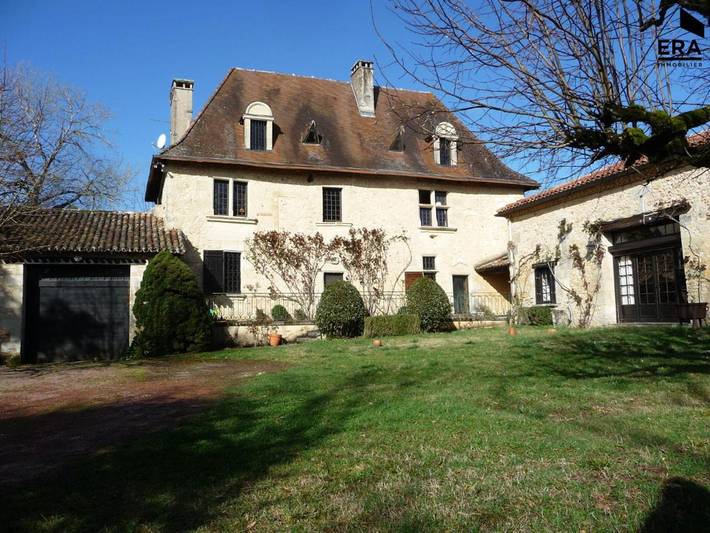 Location de vacances pour 5 personnes, avec vue et jardin à Champcevinel