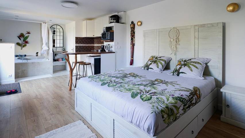 Location de vacances pour 2 personnes, avec Terrasse et Jardin à Carrières-sous-Poissy