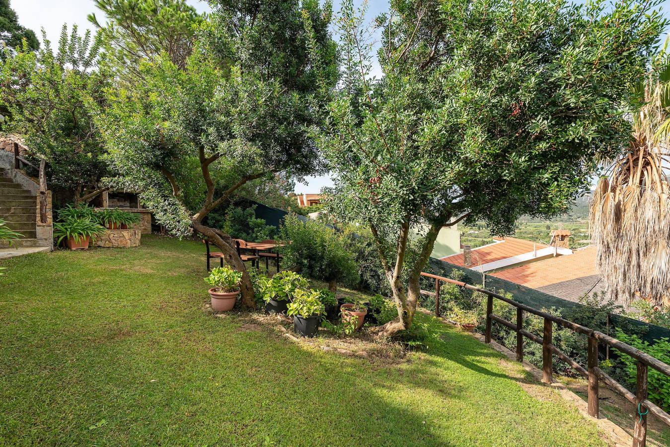 Casa de vacaciones "Chia A" Cerca de la playa con vistas al mar y jardín in Chia, Domus De Maria