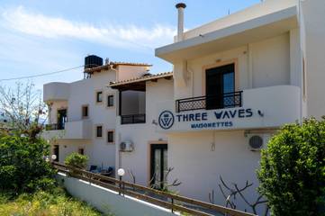 Gîte pour 5 personnes, avec balcon et jardin ainsi que vue sur l’océan et piscine dans Milatos Beach