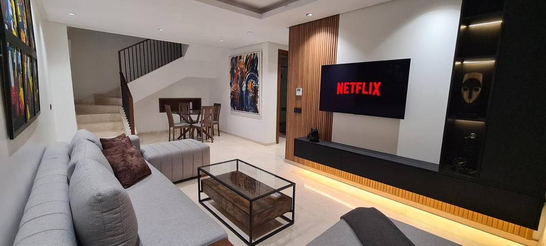 Appartement de vacances pour 4 personnes, avec piscine ainsi que balcon et jardin