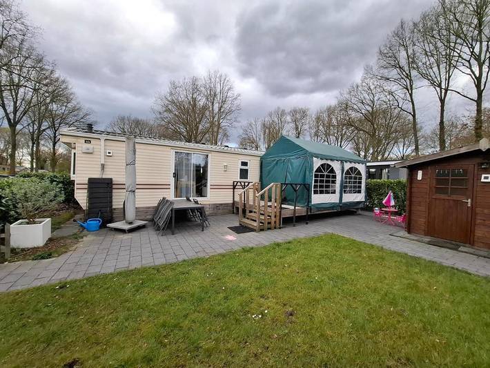 Camping voor 4 personen, with Terras and Tuin as well as Zwembad in Hardenberg