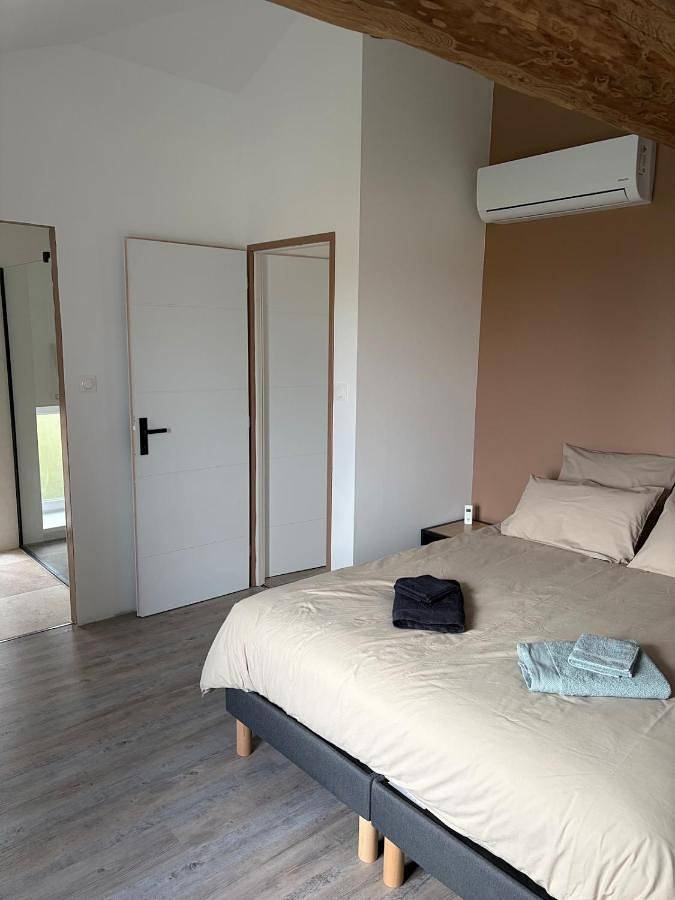 Location de vacances pour 2 personnes, avec vue à Vaux-en-Beaujolais - 3