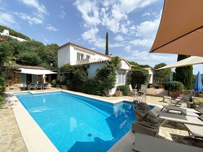Villa pour 8 personnes, avec terrasse ainsi que vue sur l’océan et jardin à Begur