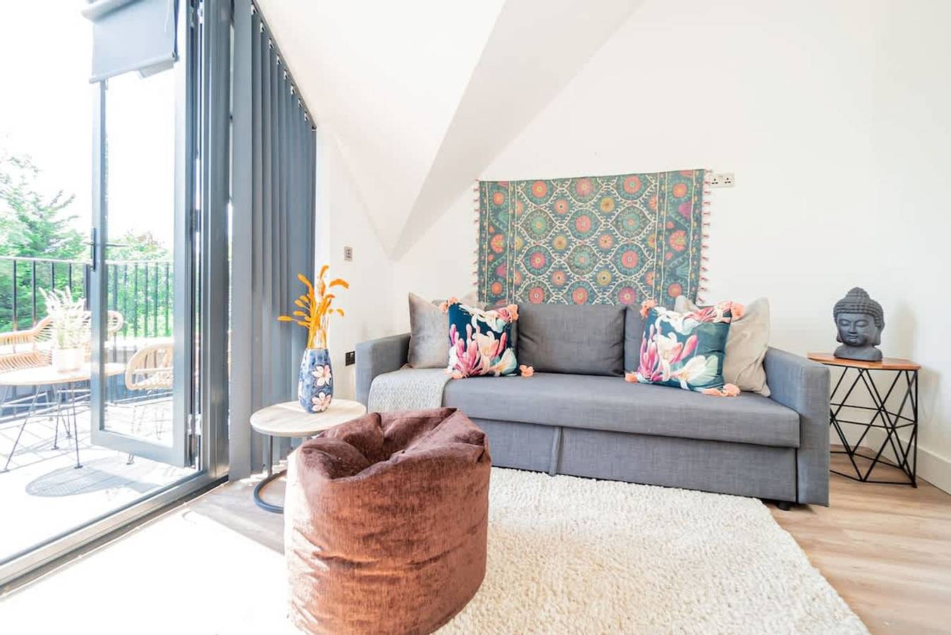 Entire apartment, Omega   Acton   Top Floor in Ealing, London