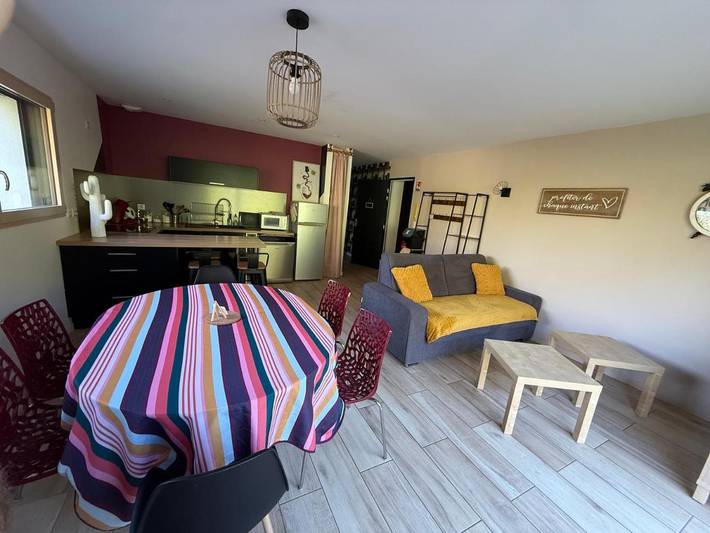 Gîte pour 2 personnes, avec Terrasse ainsi que Jacuzzi et Jardin dans Chaux-Champagny