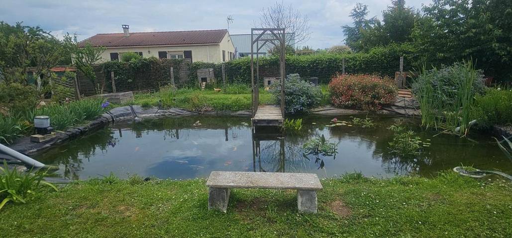 Location de vacances pour 4 personnes, avec Jacuzzi et Terrasse ainsi que Jardin et Piscine à Saint-Romain-de-Benet
