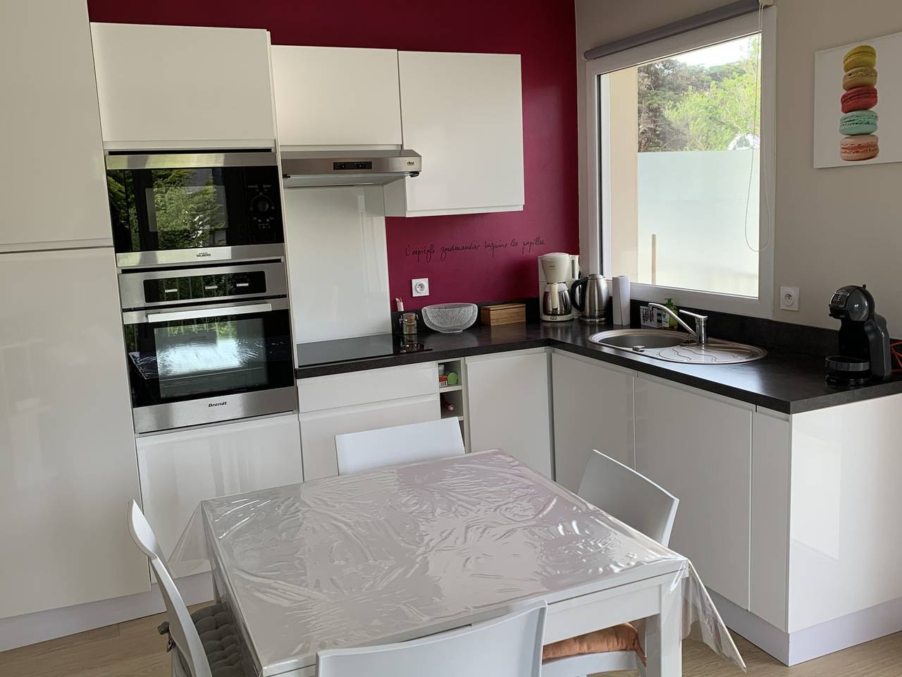 Entire apartment, Bright apartment near the beach with private parking in Le Croisic, Côte d'Amour