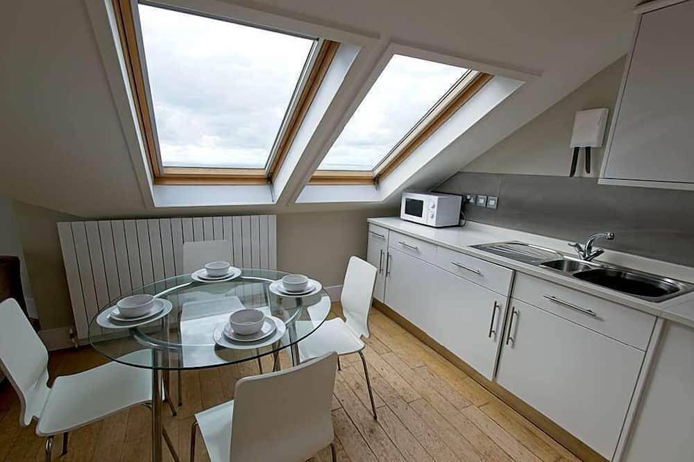 Entire apartment, Lovely dog friendly 2 bed apartment on seafront in Woolacombe, Devon