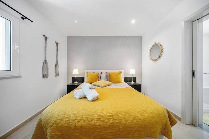 Renovierte Villa, 5 Min. zu Fuß zum Vale do Lobo Strand in Vale do Lobo, Almancil