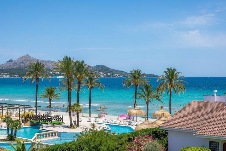 Entire apartment, Charming Holiday Apartment “Roses 9” with Ocean View, Balcony, Air-Conditioning & Wifi in Playa de Alcúdia, Alcúdia