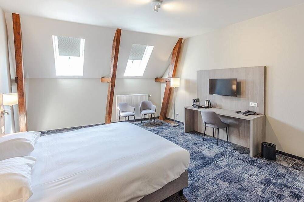 Welcoming Room with Convenient Location Near Leeuwarden Train Station in Leeuwarden, Nederlandse Noordzeekust