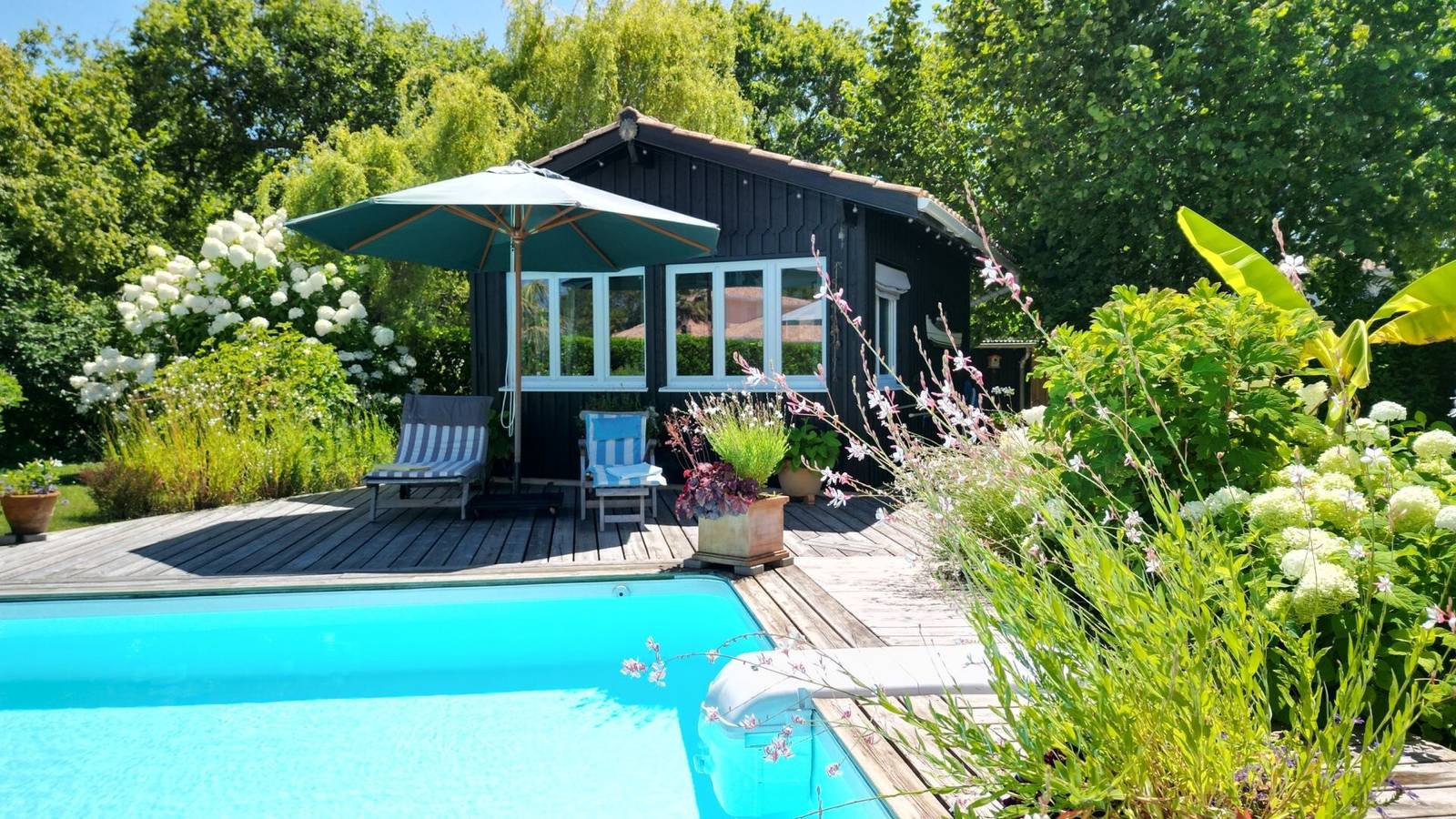 Chambre d’hôtes « La Cabane Du Pêcheur » avec terrasse privée, jardin et Wi-Fi in Andernos-les-Bains, Région d'Arcachon