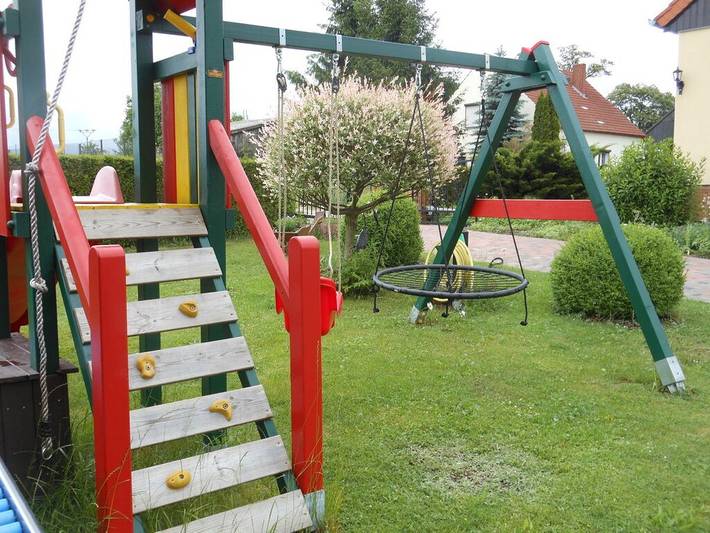 Reizende Ferienwohnung mit Terrasse, Küche und Rasenfläche – der ideale Rückzugsort! in Rietz-Neuendorf, Region Oder - Spree